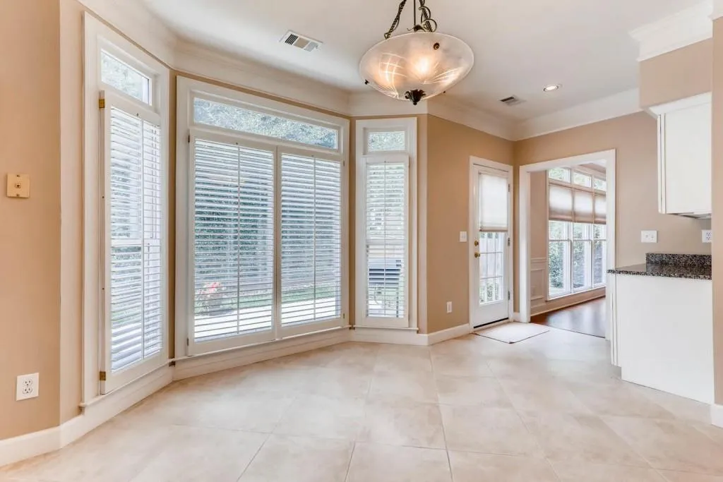 720 Glenridge Close Drive, Atlanta, Georgia 30328, 3 Bedrooms Bedrooms, ,2 BathroomsBathrooms,Residential,Sold,720 Glenridge Close Drive,6059715