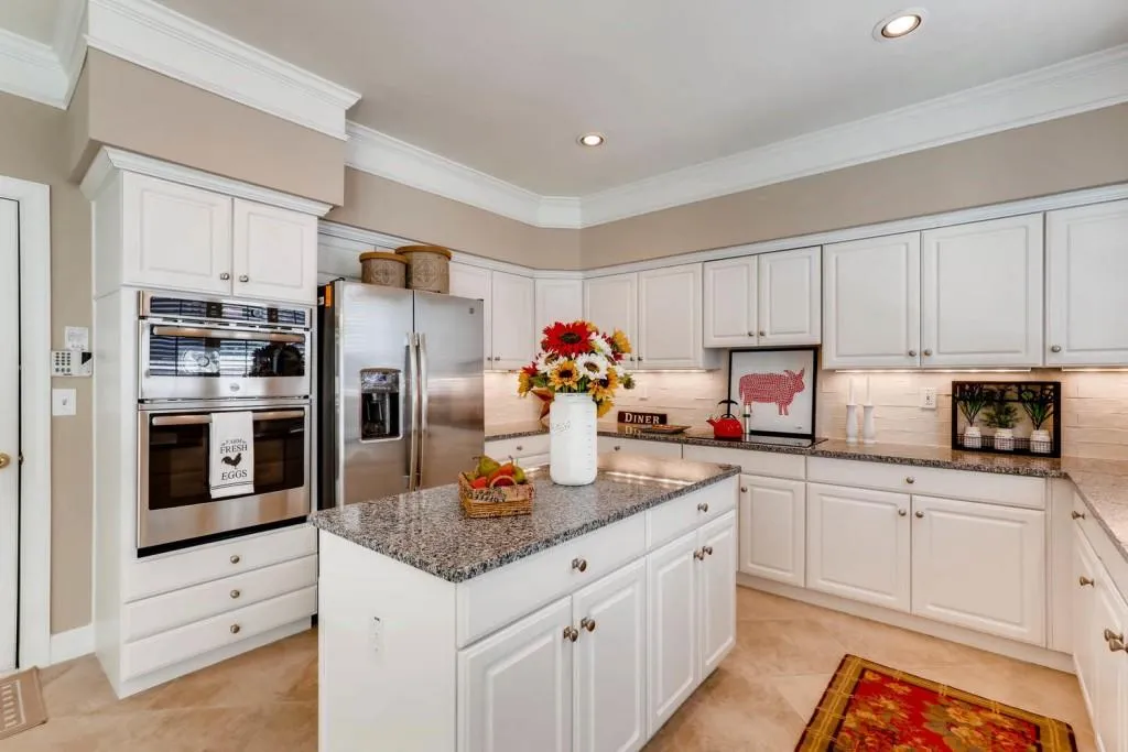 720 Glenridge Close Drive, Atlanta, Georgia 30328, 3 Bedrooms Bedrooms, ,2 BathroomsBathrooms,Residential,Sold,720 Glenridge Close Drive,6059715