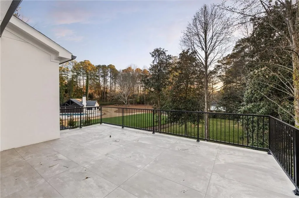 198 Johnson Ferry Road Nw, Atlanta, Georgia 30328, 5 Bedrooms Bedrooms, ,5 BathroomsBathrooms,Residential,For Sale,198 Johnson Ferry Road Nw,7527542