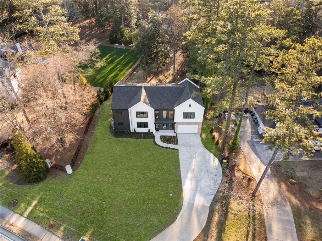 198 Johnson Ferry Road Nw, Atlanta, Georgia 30328, 5 Bedrooms Bedrooms, ,5 BathroomsBathrooms,Residential,For Sale,198 Johnson Ferry Road Nw,7527542