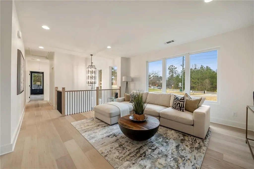 198 Johnson Ferry Road Nw, Atlanta, Georgia 30328, 5 Bedrooms Bedrooms, ,5 BathroomsBathrooms,Residential,For Sale,198 Johnson Ferry Road Nw,7527542