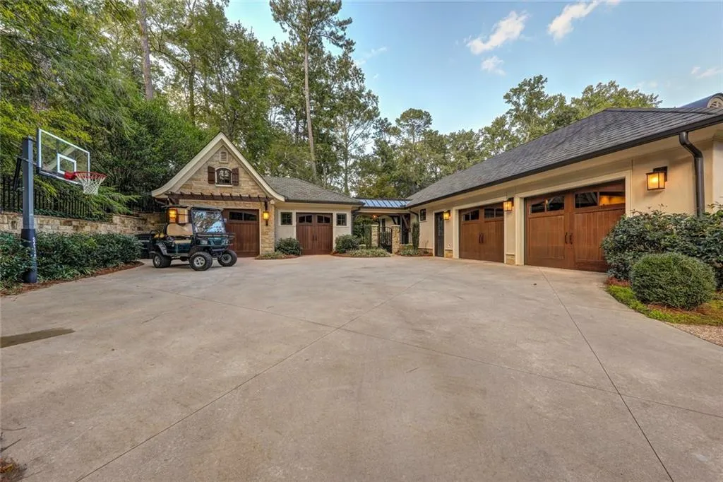 815 N Island Drive, Atlanta, Georgia 30327, 5 Bedrooms Bedrooms, ,4 BathroomsBathrooms,Residential,Sold,815 N Island Drive,6792669 815 N Island Drive, Atlanta, Georgia 30327, 5 Bedrooms Bedrooms, ,4 BathroomsBathrooms,Residential,Sold,815 N Island Drive,6792669