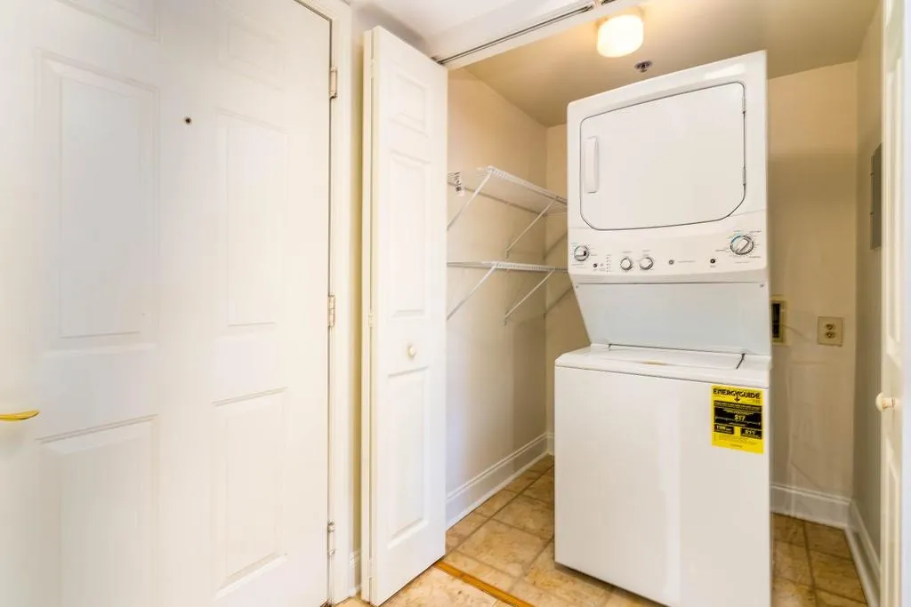 795 Hammond Drive Unit 1004, Sandy Springs, Georgia 30328, 1 Bedroom Bedrooms, ,1 BathroomBathrooms,Residential,Sold,795 Hammond Drive Unit 1004,6790061