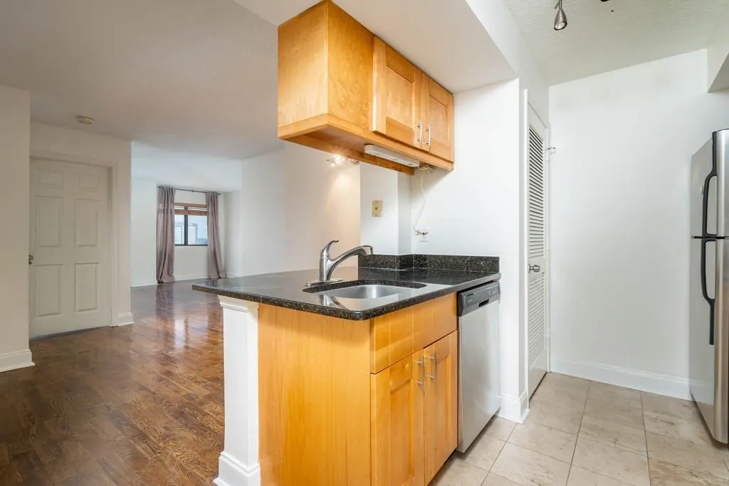 795 Hammond Drive Unit 1004, Sandy Springs, Georgia 30328, 1 Bedroom Bedrooms, ,1 BathroomBathrooms,Residential,Sold,795 Hammond Drive Unit 1004,6790061