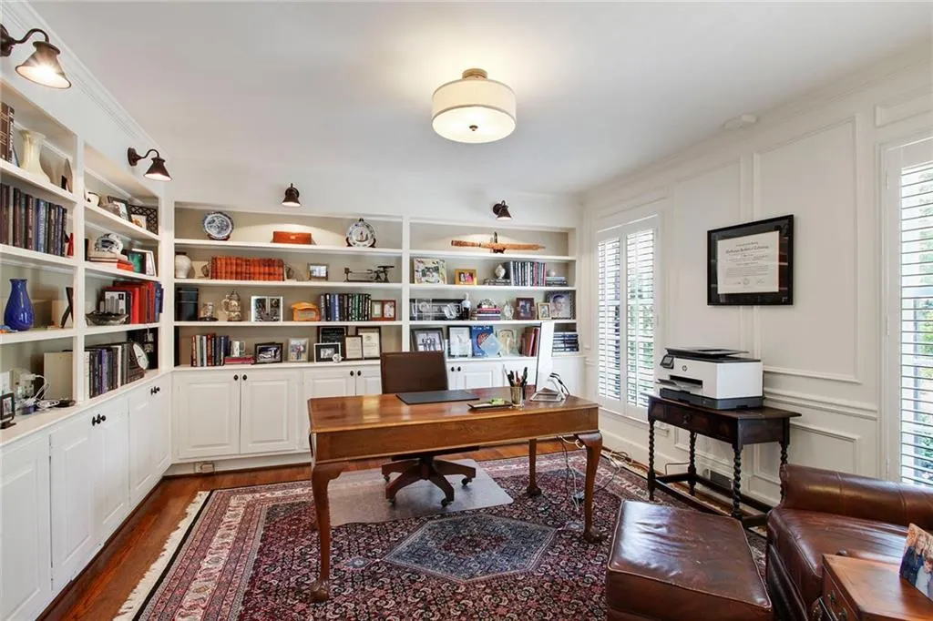 890 Riverside Trace, Sandy Springs, Georgia 30328, 4 Bedrooms Bedrooms, ,3 BathroomsBathrooms,Residential,Sold,890 Riverside Trace,6918976