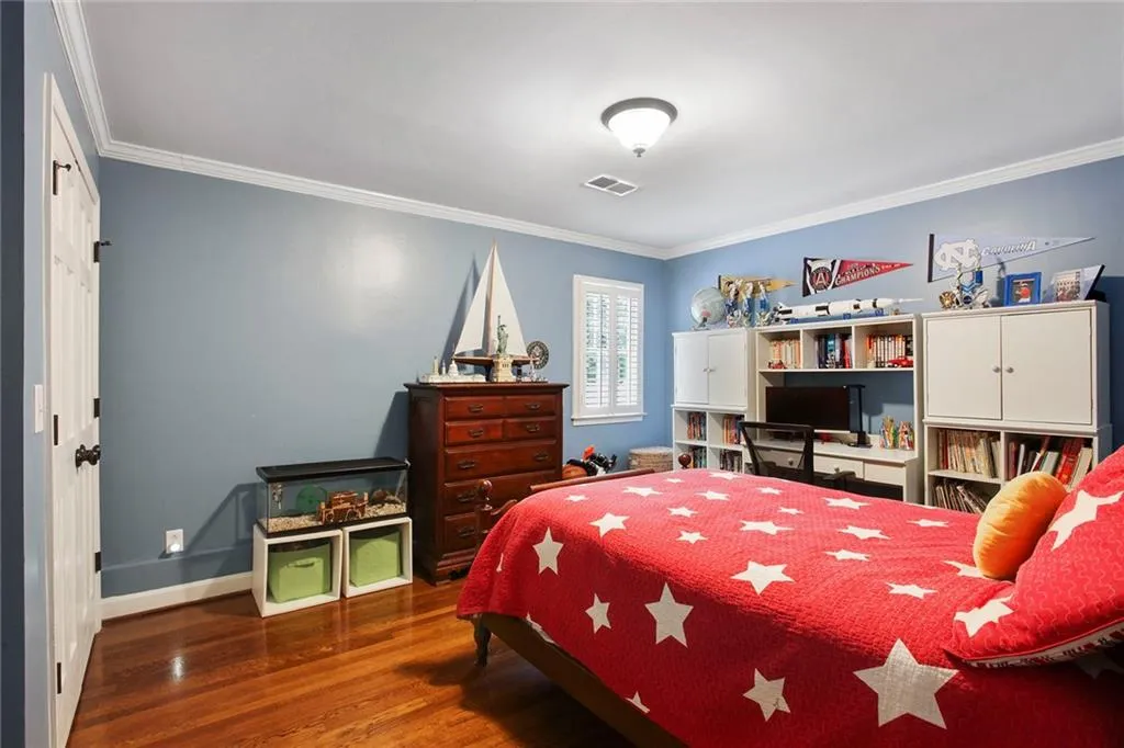 890 Riverside Trace, Sandy Springs, Georgia 30328, 4 Bedrooms Bedrooms, ,3 BathroomsBathrooms,Residential,Sold,890 Riverside Trace,6918976