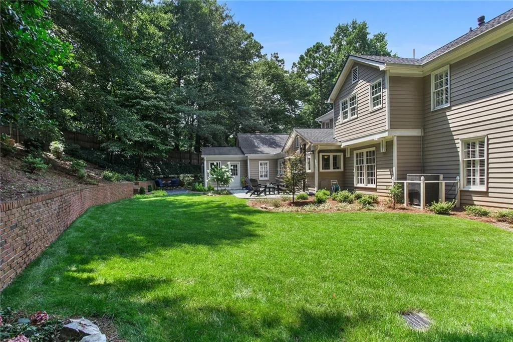 890 Riverside Trace, Sandy Springs, Georgia 30328, 4 Bedrooms Bedrooms, ,3 BathroomsBathrooms,Residential,Sold,890 Riverside Trace,6918976