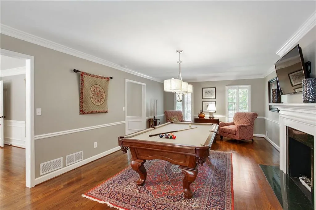 890 Riverside Trace, Sandy Springs, Georgia 30328, 4 Bedrooms Bedrooms, ,3 BathroomsBathrooms,Residential,Sold,890 Riverside Trace,6918976