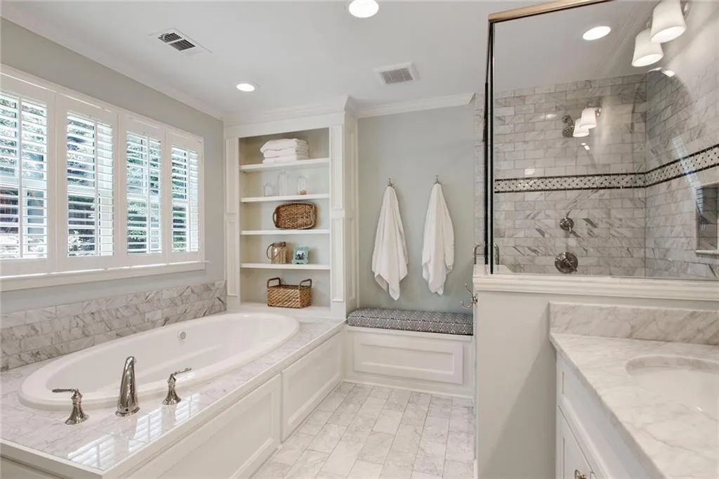 890 Riverside Trace, Sandy Springs, Georgia 30328, 4 Bedrooms Bedrooms, ,3 BathroomsBathrooms,Residential,Sold,890 Riverside Trace,6918976