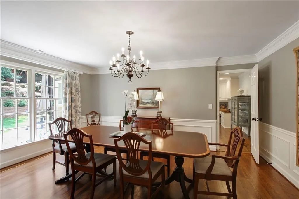 890 Riverside Trace, Sandy Springs, Georgia 30328, 4 Bedrooms Bedrooms, ,3 BathroomsBathrooms,Residential,Sold,890 Riverside Trace,6918976