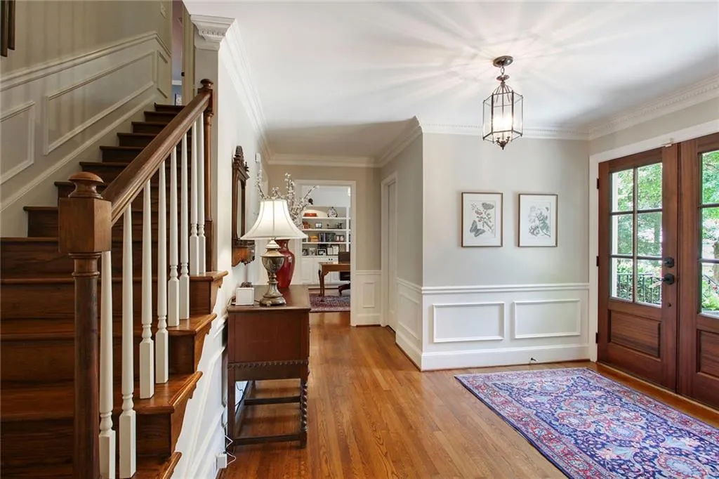 890 Riverside Trace, Sandy Springs, Georgia 30328, 4 Bedrooms Bedrooms, ,3 BathroomsBathrooms,Residential,Sold,890 Riverside Trace,6918976