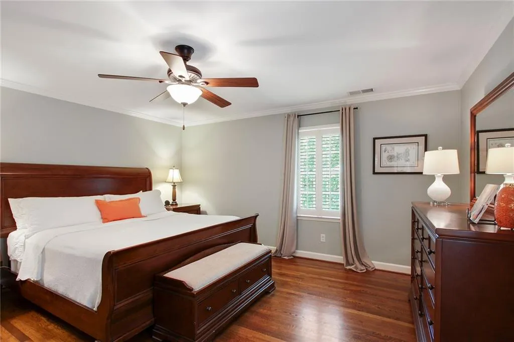 890 Riverside Trace, Sandy Springs, Georgia 30328, 4 Bedrooms Bedrooms, ,3 BathroomsBathrooms,Residential,Sold,890 Riverside Trace,6918976