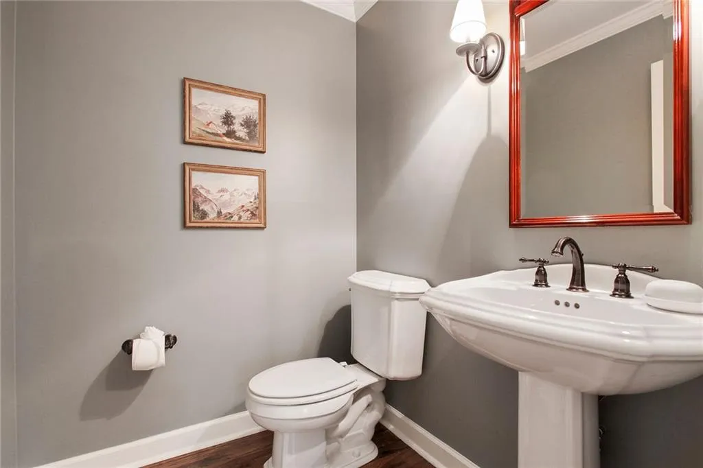 890 Riverside Trace, Sandy Springs, Georgia 30328, 4 Bedrooms Bedrooms, ,3 BathroomsBathrooms,Residential,Sold,890 Riverside Trace,6918976