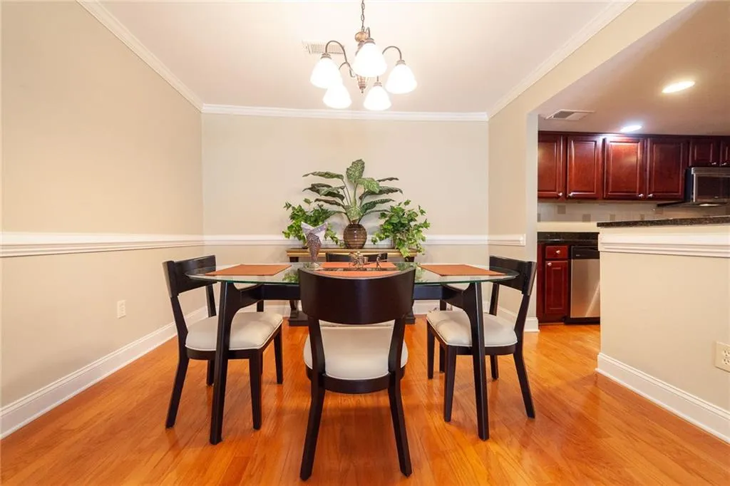 6900 Roswell Road Unit Q14, Atlanta, Georgia 30328, 2 Bedrooms Bedrooms, ,2 BathroomsBathrooms,Residential,Sold,6900 Roswell Road Unit Q14,6047278