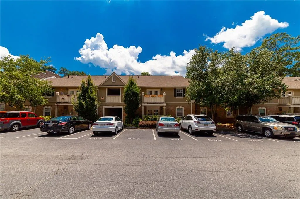 6900 Roswell Road Unit Q14, Atlanta, Georgia 30328, 2 Bedrooms Bedrooms, ,2 BathroomsBathrooms,Residential,Sold,6900 Roswell Road Unit Q14,6047278