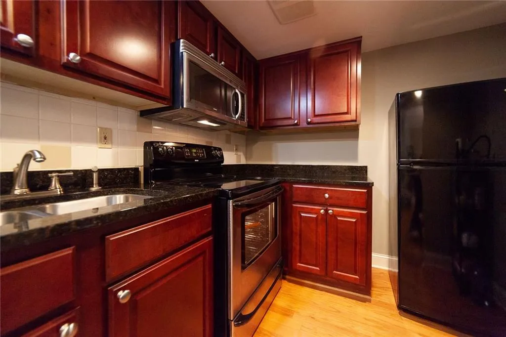 6900 Roswell Road Unit Q14, Atlanta, Georgia 30328, 2 Bedrooms Bedrooms, ,2 BathroomsBathrooms,Residential,Sold,6900 Roswell Road Unit Q14,6047278