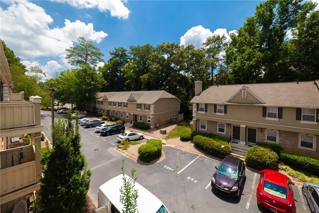 6900 Roswell Road Unit Q14, Atlanta, Georgia 30328, 2 Bedrooms Bedrooms, ,2 BathroomsBathrooms,Residential,Sold,6900 Roswell Road Unit Q14,6047278