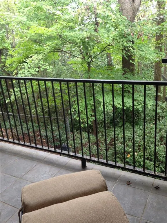 5400 Roswell Road Unit L8, Atlanta, Georgia 30342, 2 Bedrooms Bedrooms, ,2 BathroomsBathrooms,Residential,Sold,5400 Roswell Road Unit L8,5602995