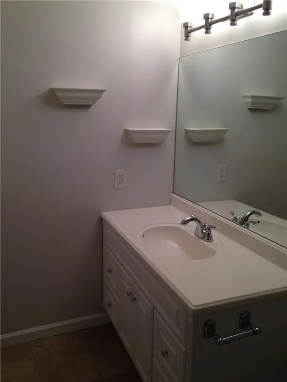 5400 Roswell Road Unit L8, Atlanta, Georgia 30342, 2 Bedrooms Bedrooms, ,2 BathroomsBathrooms,Residential,Sold,5400 Roswell Road Unit L8,5602995