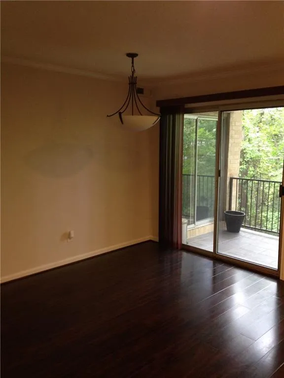 5400 Roswell Road Unit L8, Atlanta, Georgia 30342, 2 Bedrooms Bedrooms, ,2 BathroomsBathrooms,Residential,Sold,5400 Roswell Road Unit L8,5602995