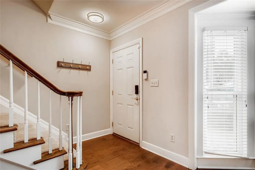 7500 Roswell Road Unit 13, Sandy Springs, Georgia 30350, 2 Bedrooms Bedrooms, ,2 BathroomsBathrooms,Residential,Sold,7500 Roswell Road Unit 13,6833442
