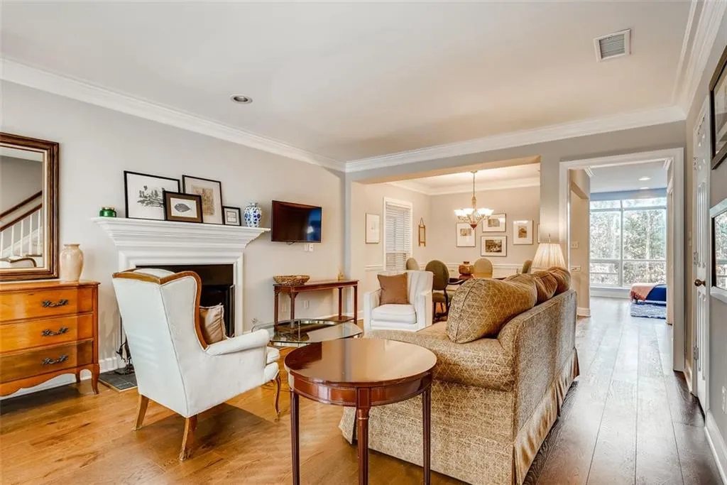 7500 Roswell Road Unit 13, Sandy Springs, Georgia 30350, 2 Bedrooms Bedrooms, ,2 BathroomsBathrooms,Residential,Sold,7500 Roswell Road Unit 13,6833442