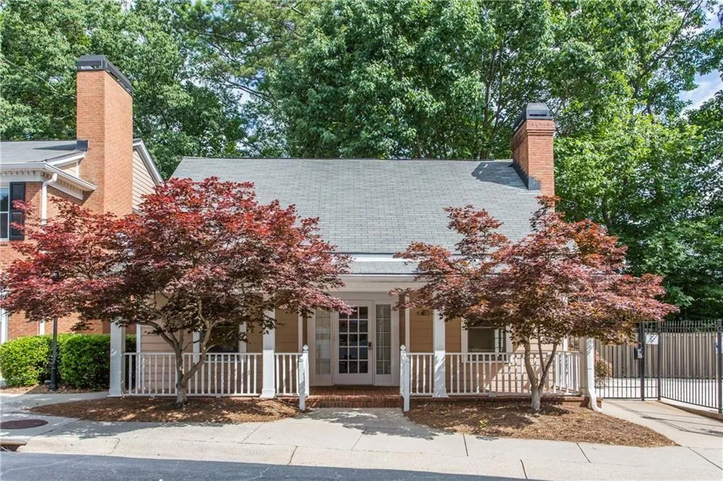 7500 Roswell Road Unit 13, Sandy Springs, Georgia 30350, 2 Bedrooms Bedrooms, ,2 BathroomsBathrooms,Residential,Sold,7500 Roswell Road Unit 13,6833442