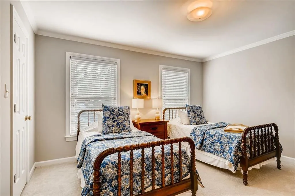 7500 Roswell Road Unit 13, Sandy Springs, Georgia 30350, 2 Bedrooms Bedrooms, ,2 BathroomsBathrooms,Residential,Sold,7500 Roswell Road Unit 13,6833442