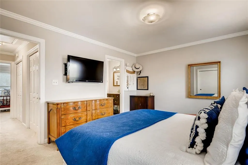 7500 Roswell Road Unit 13, Sandy Springs, Georgia 30350, 2 Bedrooms Bedrooms, ,2 BathroomsBathrooms,Residential,Sold,7500 Roswell Road Unit 13,6833442