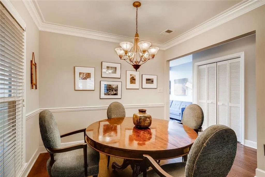 7500 Roswell Road Unit 13, Sandy Springs, Georgia 30350, 2 Bedrooms Bedrooms, ,2 BathroomsBathrooms,Residential,Sold,7500 Roswell Road Unit 13,6833442