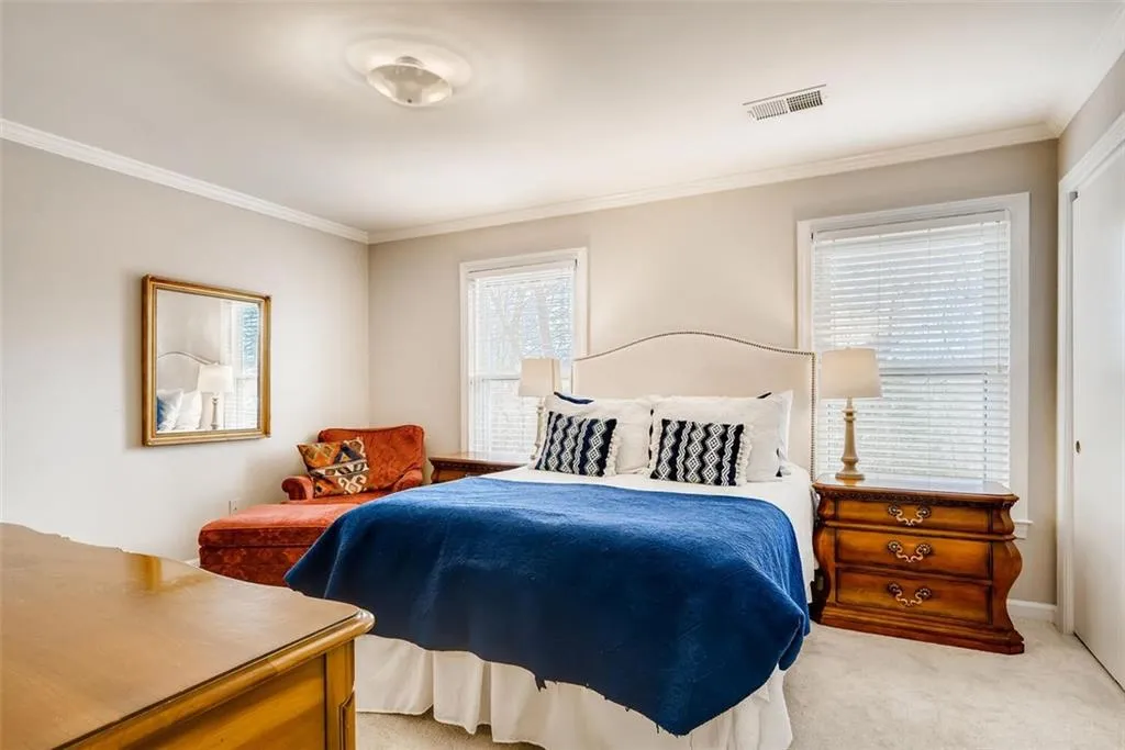 7500 Roswell Road Unit 13, Sandy Springs, Georgia 30350, 2 Bedrooms Bedrooms, ,2 BathroomsBathrooms,Residential,Sold,7500 Roswell Road Unit 13,6833442