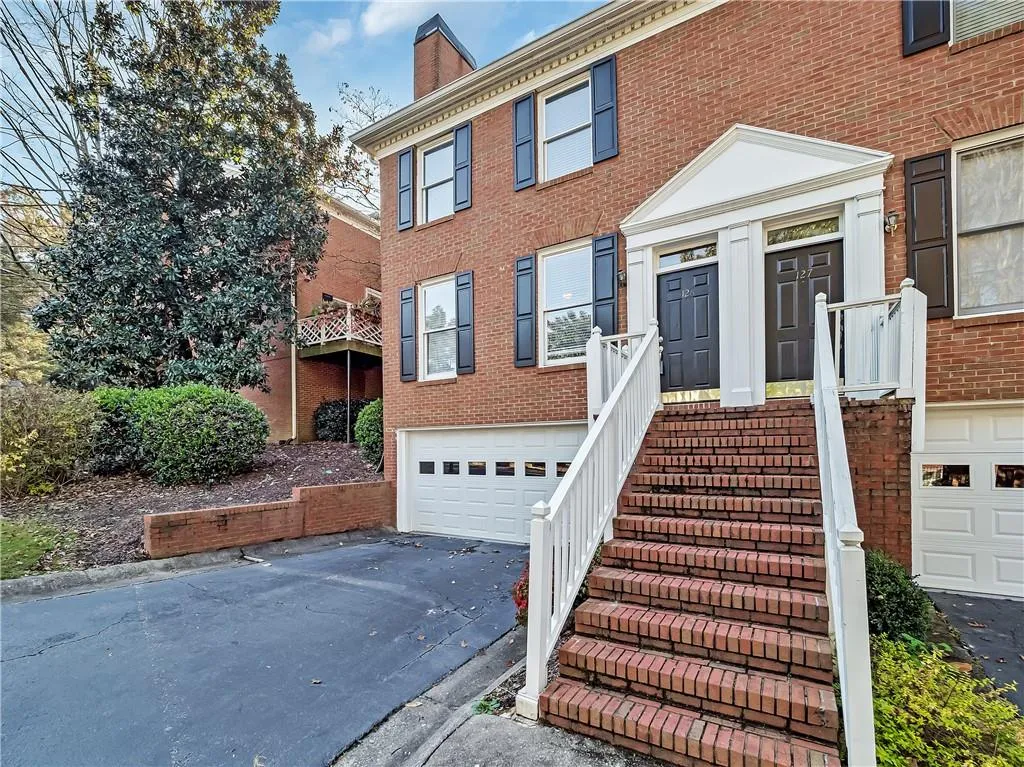 7500 Roswell Road Unit 126, Sandy Springs, Georgia 30350, 3 Bedrooms Bedrooms, ,2 BathroomsBathrooms,Residential,Sold,7500 Roswell Road Unit 126,6973541