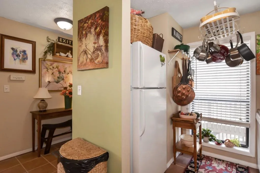 408 Woodcliff Drive, Sandy Springs, Georgia 30350, 2 Bedrooms Bedrooms, ,1 BathroomBathrooms,Residential,Sold,408 Woodcliff Drive,6510843