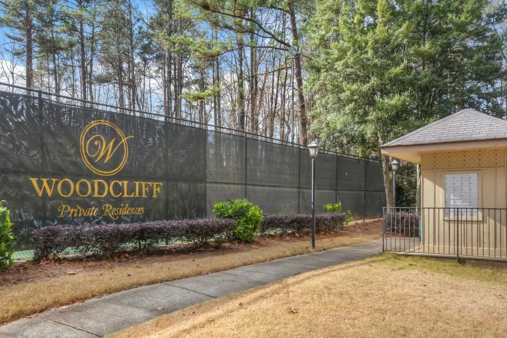408 Woodcliff Drive, Sandy Springs, Georgia 30350, 2 Bedrooms Bedrooms, ,1 BathroomBathrooms,Residential,Sold,408 Woodcliff Drive,6510843