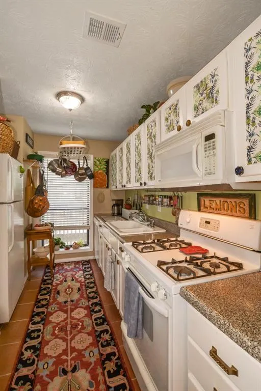 408 Woodcliff Drive, Sandy Springs, Georgia 30350, 2 Bedrooms Bedrooms, ,1 BathroomBathrooms,Residential,Sold,408 Woodcliff Drive,6510843