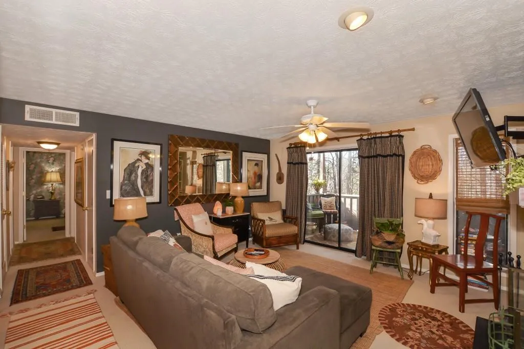 408 Woodcliff Drive, Sandy Springs, Georgia 30350, 2 Bedrooms Bedrooms, ,1 BathroomBathrooms,Residential,Sold,408 Woodcliff Drive,6510843