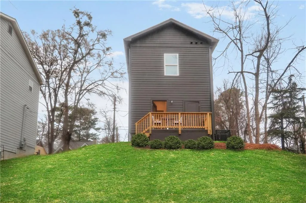 1005 Sims Avenue Nw, Atlanta, Georgia 30318, 2 Bedrooms Bedrooms, ,2 BathroomsBathrooms,Residential,Sold,1005 Sims Avenue Nw,7551733