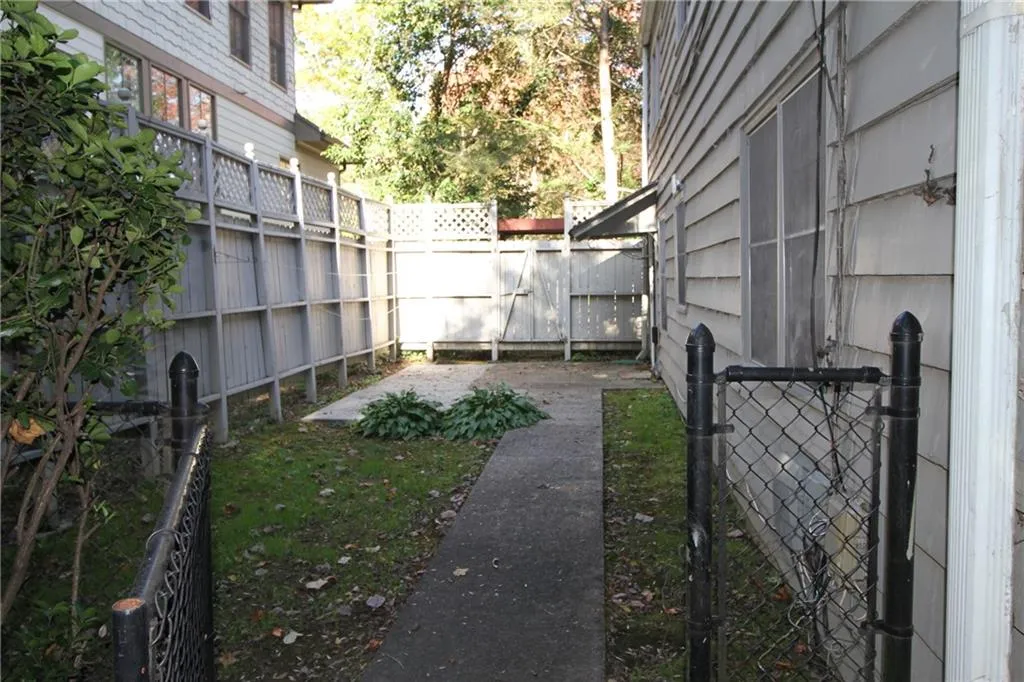 #2 private fenced side entry
