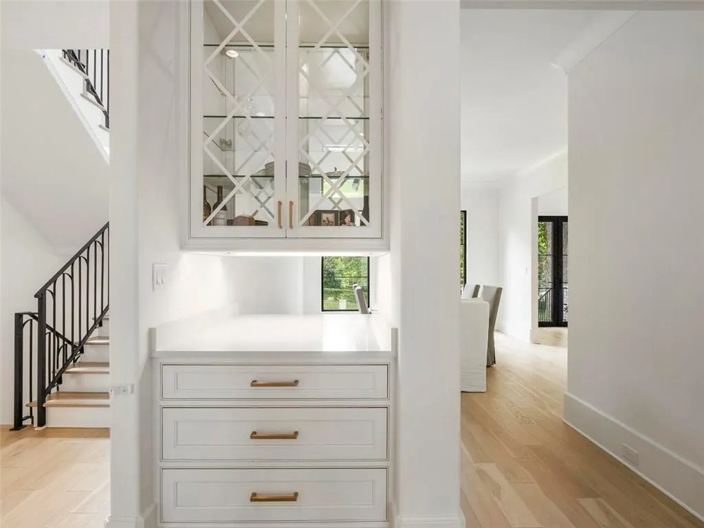 4736 Lake Forrest Drive, Sandy Springs, Georgia 30342, 6 Bedrooms Bedrooms, ,6 BathroomsBathrooms,Residential,Sold,4736 Lake Forrest Drive,6852108