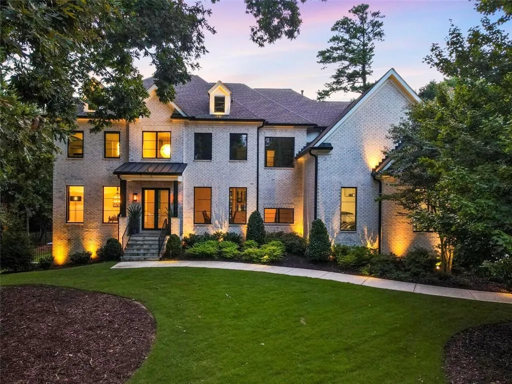 4736 Lake Forrest Drive, Sandy Springs, Georgia 30342, 6 Bedrooms Bedrooms, ,6 BathroomsBathrooms,Residential,Sold,4736 Lake Forrest Drive,6852108