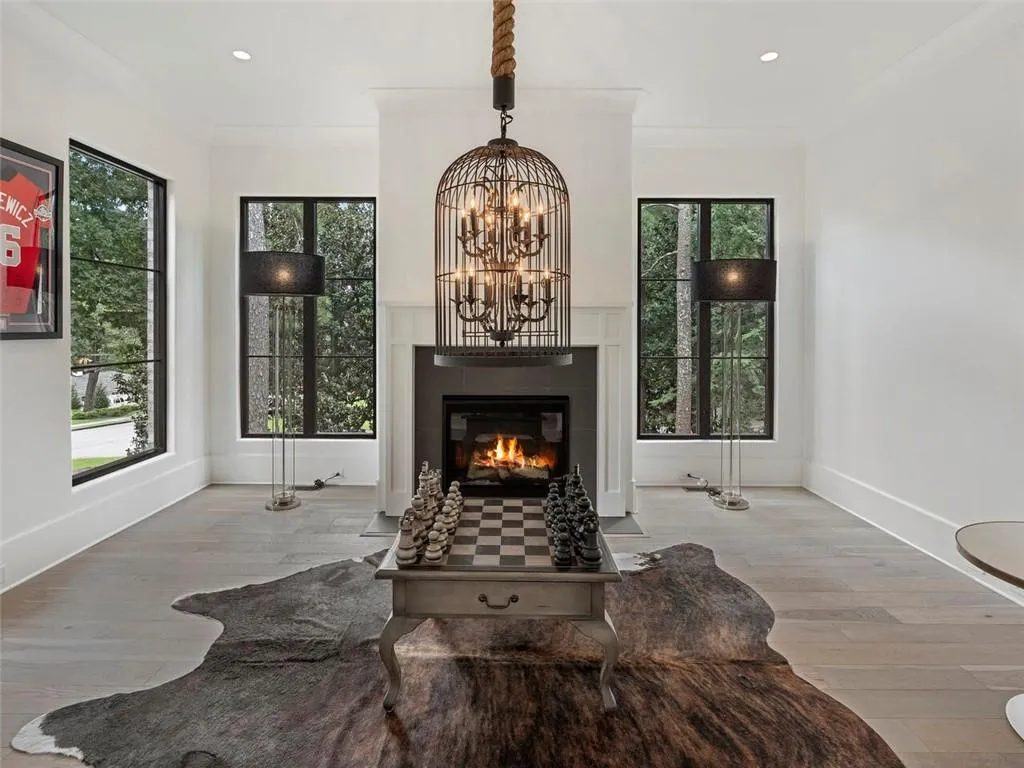 4736 Lake Forrest Drive, Sandy Springs, Georgia 30342, 6 Bedrooms Bedrooms, ,6 BathroomsBathrooms,Residential,Sold,4736 Lake Forrest Drive,6852108