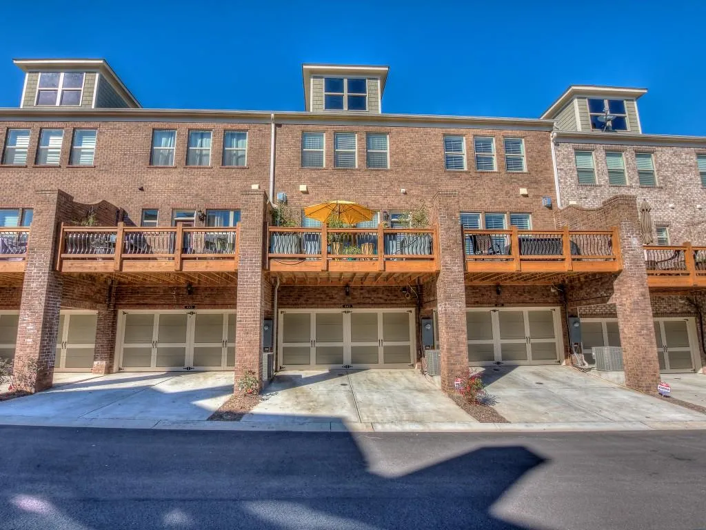 443 Alderwood Street Nw Unit 18, Sandy Springs, Georgia 30328, 3 Bedrooms Bedrooms, ,3 BathroomsBathrooms,Residential,Sold,443 Alderwood Street Nw Unit 18,5632881