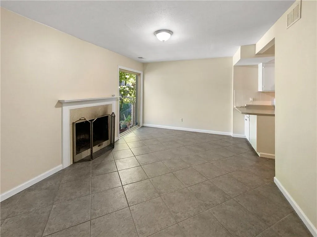 3805 Stonewall Terrace Se Unit 3805, Atlanta, Georgia 30339, 3 Bedrooms Bedrooms, ,2 BathroomsBathrooms,Residential,For Sale,3805 Stonewall Terrace Se Unit 3805,7626276
