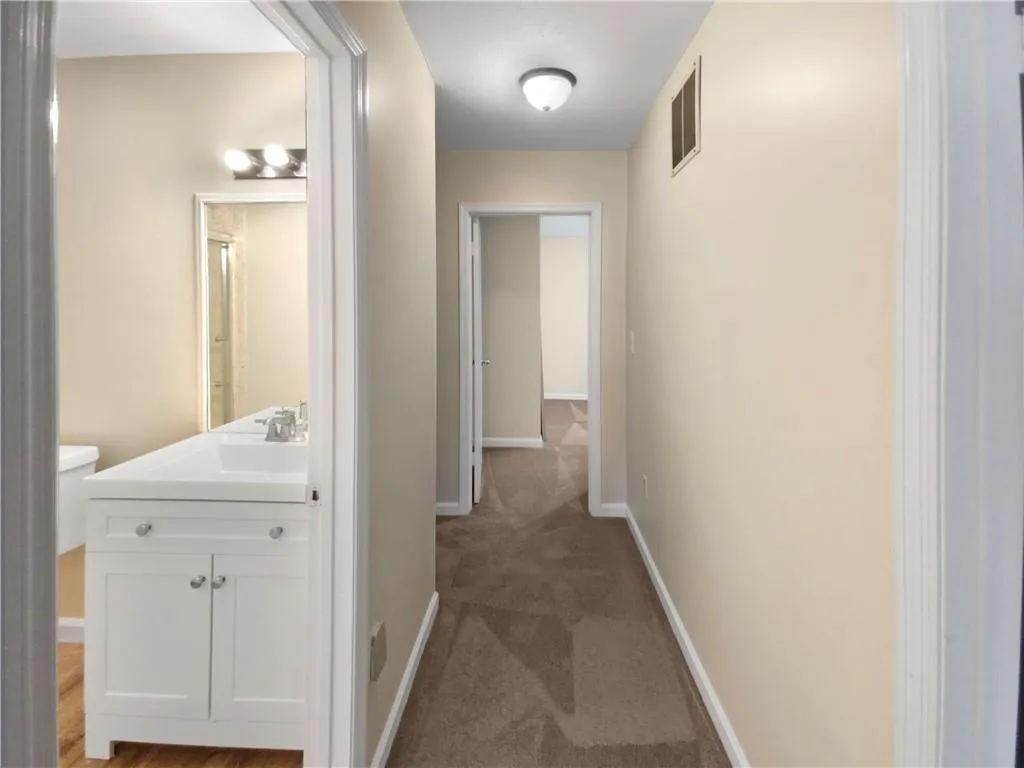 3805 Stonewall Terrace Se Unit 3805, Atlanta, Georgia 30339, 3 Bedrooms Bedrooms, ,2 BathroomsBathrooms,Residential,For Sale,3805 Stonewall Terrace Se Unit 3805,7626276