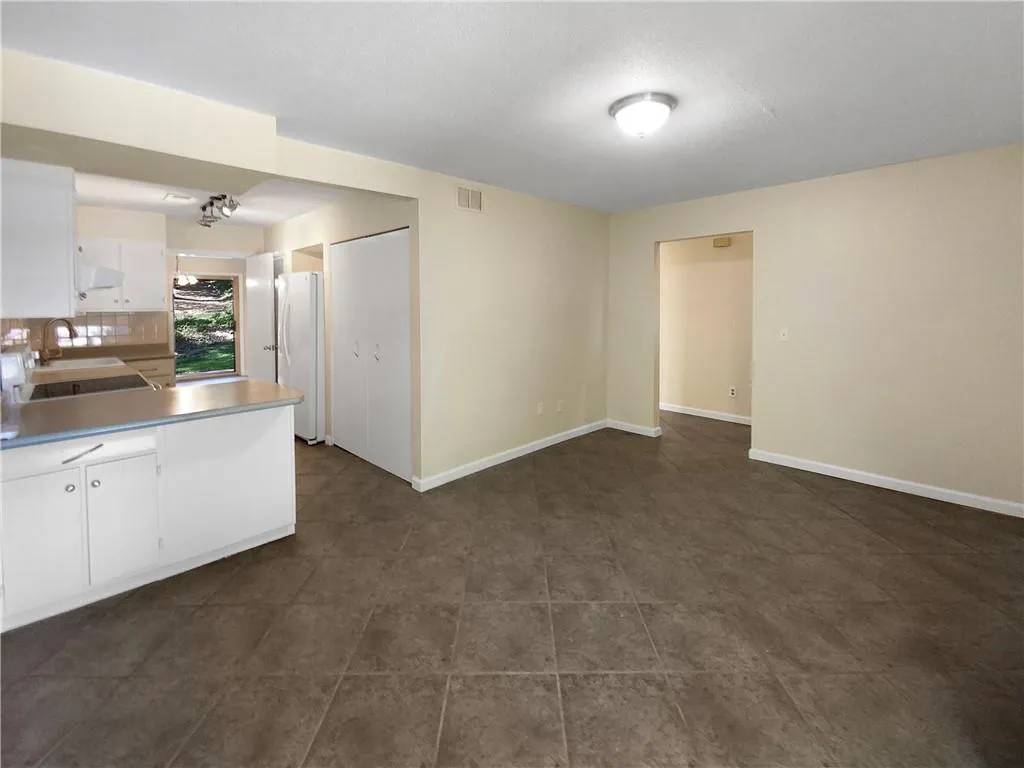 3805 Stonewall Terrace Se Unit 3805, Atlanta, Georgia 30339, 3 Bedrooms Bedrooms, ,2 BathroomsBathrooms,Residential,For Sale,3805 Stonewall Terrace Se Unit 3805,7626276