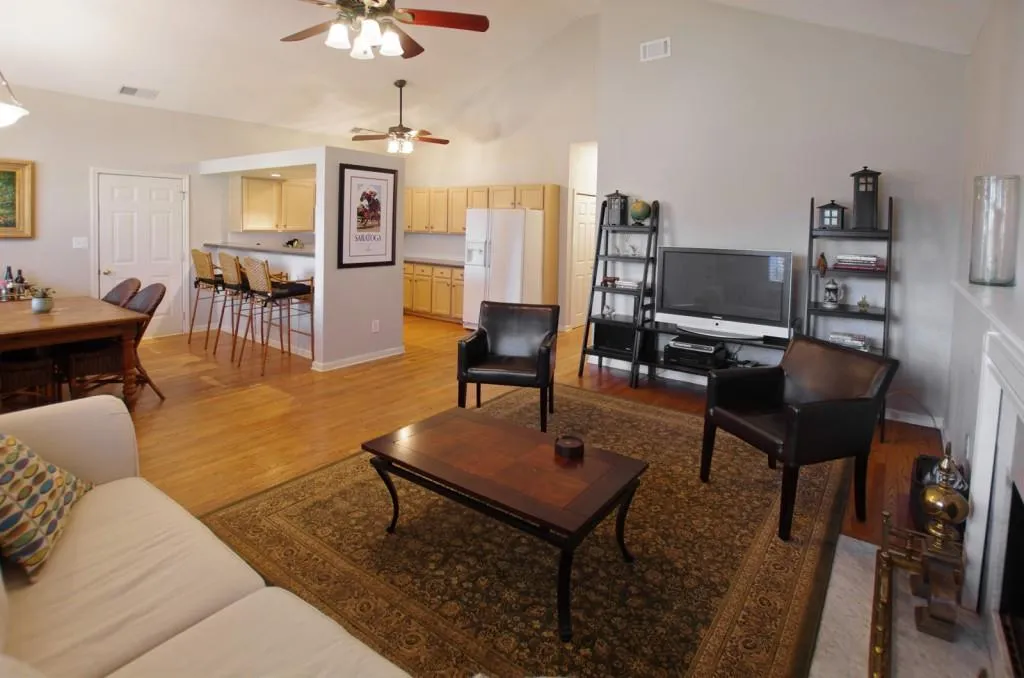 141 Spruell Springs Road, Sandy Springs, Georgia 30342, 3 Bedrooms Bedrooms, ,2 BathroomsBathrooms,Residential,Sold,141 Spruell Springs Road,5885328