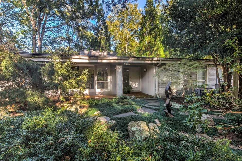 4279 Wickersham Drive Nw, Atlanta, Georgia 30327, 5 Bedrooms Bedrooms, ,3 BathroomsBathrooms,Residential,Sold,4279 Wickersham Drive Nw,5934088