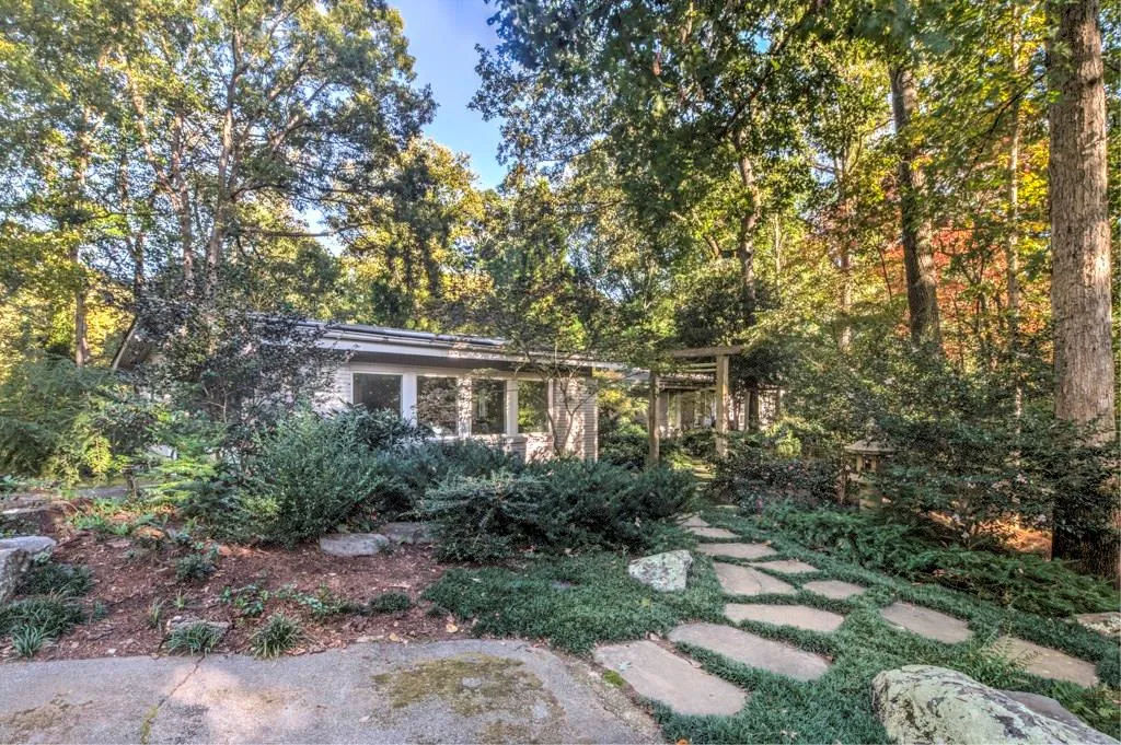 4279 Wickersham Drive Nw, Atlanta, Georgia 30327, 5 Bedrooms Bedrooms, ,3 BathroomsBathrooms,Residential,Sold,4279 Wickersham Drive Nw,5934088