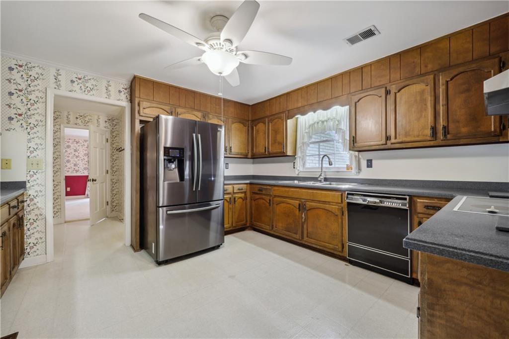 7520 Spalding Lane, Sandy Springs, Georgia 30350, 5 Bedrooms Bedrooms, ,4 BathroomsBathrooms,Residential,Sold,7520 Spalding Lane,7224059