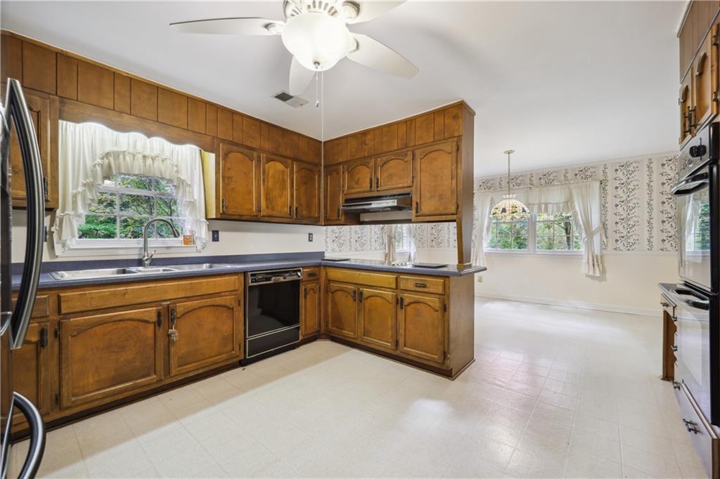 7520 Spalding Lane, Sandy Springs, Georgia 30350, 5 Bedrooms Bedrooms, ,4 BathroomsBathrooms,Residential,Sold,7520 Spalding Lane,7224059